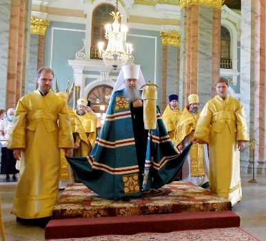 В Петропавловском соборе прошло Митрополичье богослужение
