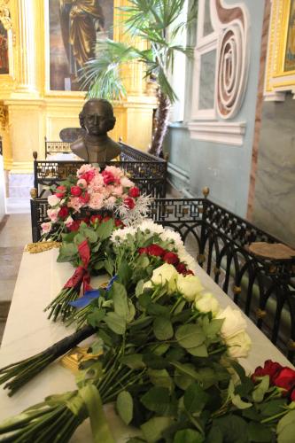 В Петропавловском соборе почтили память Петра Великого в День его рождения