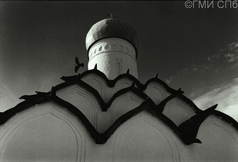 А. А. Смирнов.      Тихвин. Вид на Покровскую церковь. 2004 