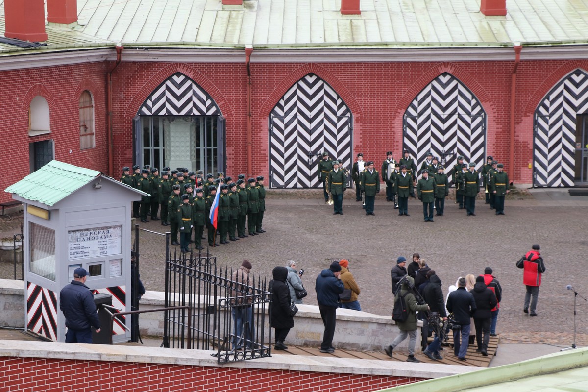 Традиционный полуденный выстрел временно будет звучать с Государева бастиона